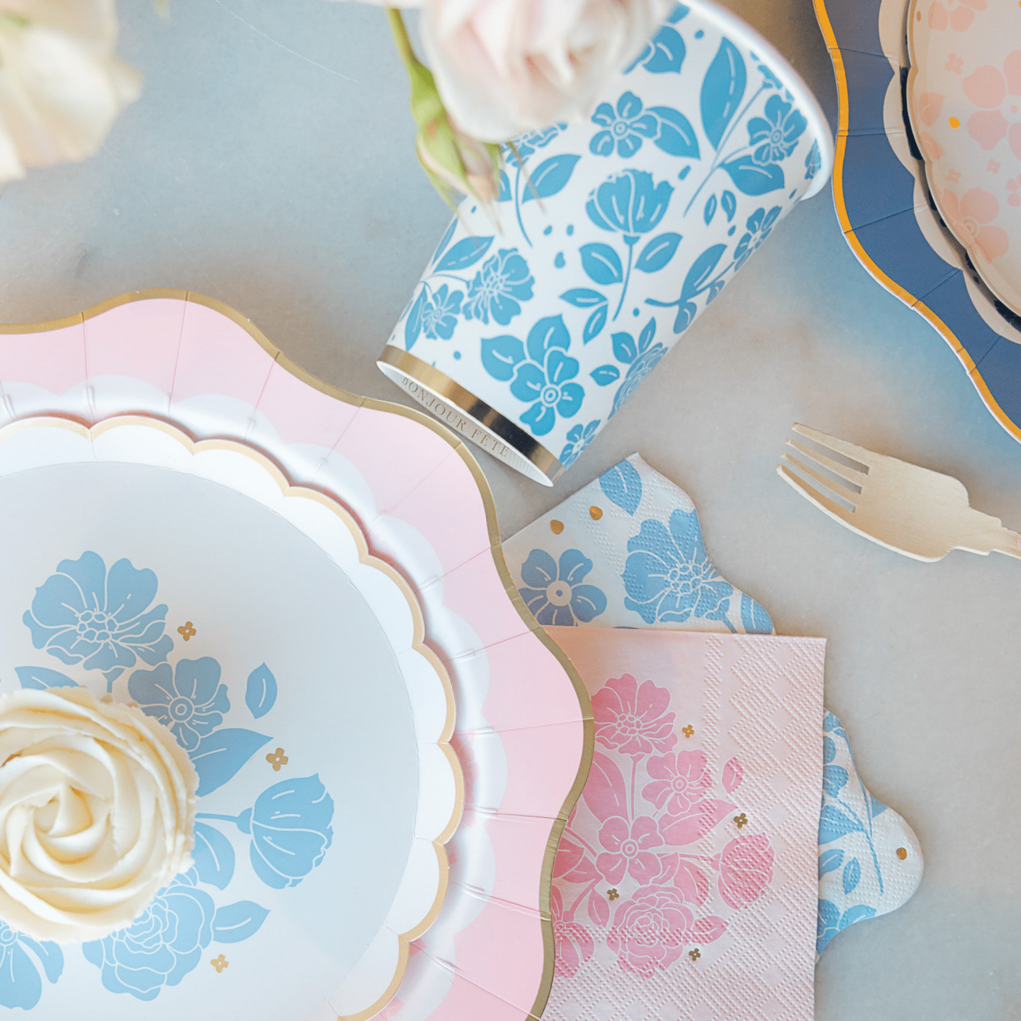 Belle Blue Elegant Floral Dinner Napkins with Gold Foil by Bonjour Fête at Confetti Gift and Party Tuscaloosa Alabama