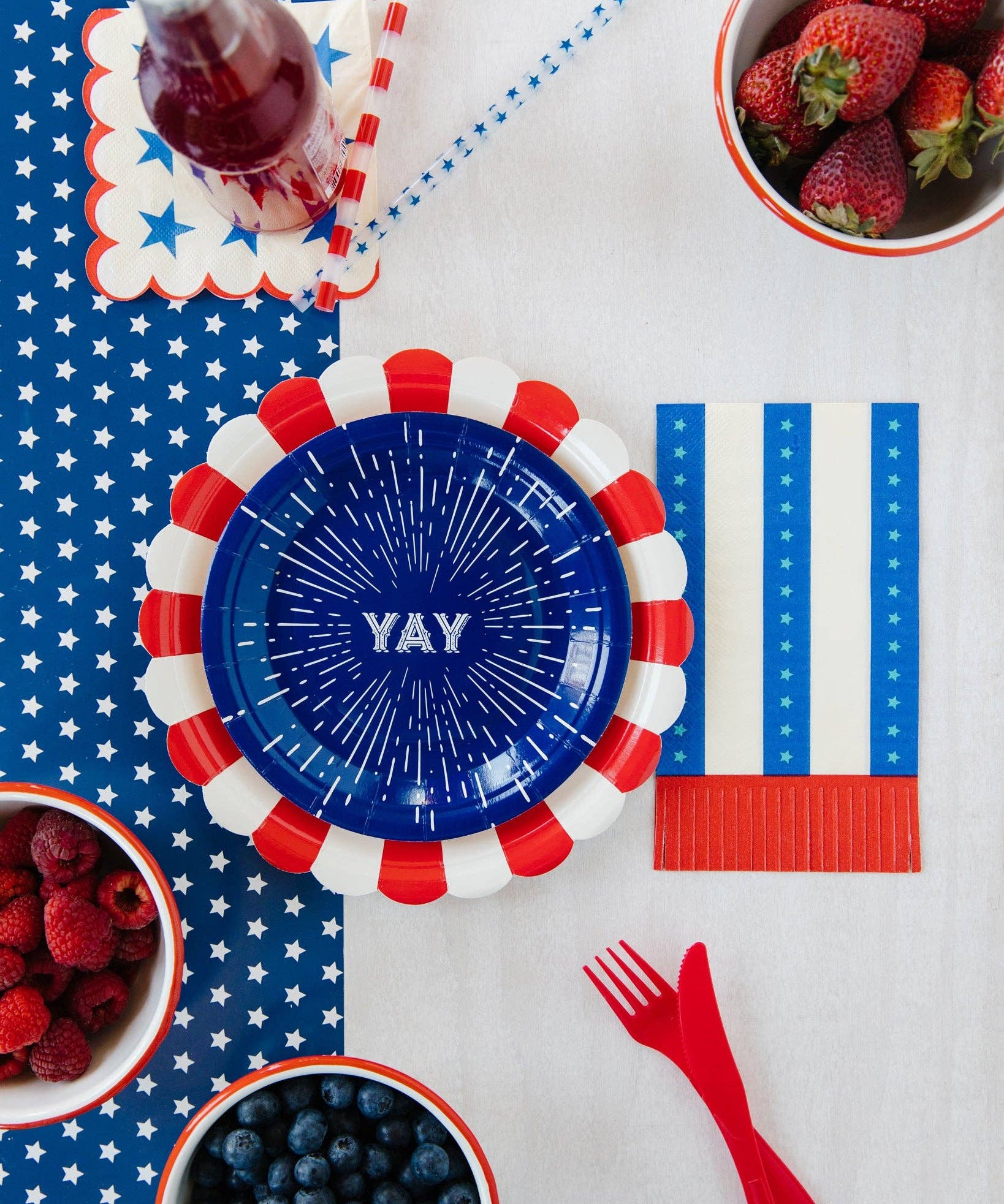 My Mind’s Eye Firework Yay 7" Plates by My Mind’s Eye at Confetti Gift and Party