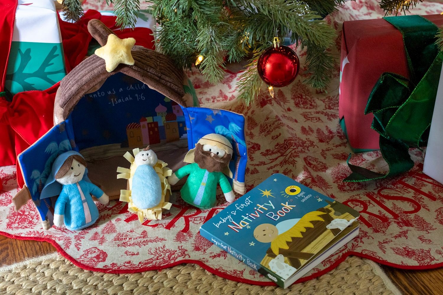 Soft plush nativity playset with musical stable and baby Jesus