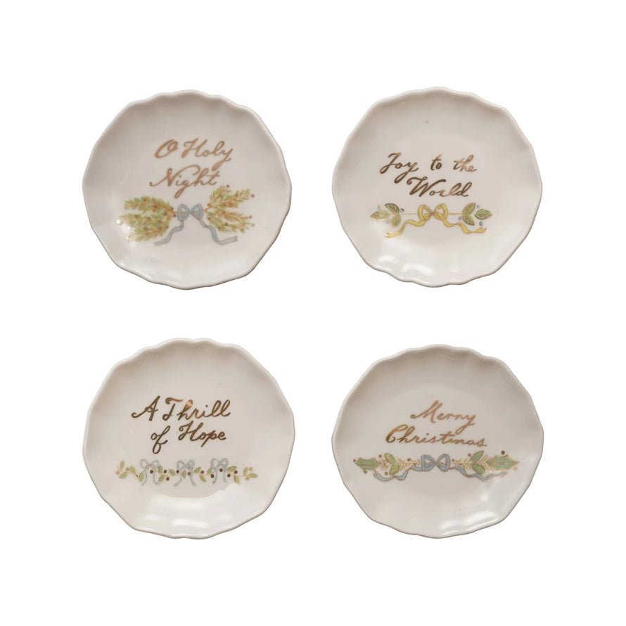 Scalloped holiday stoneware plate with festive saying and gold rim