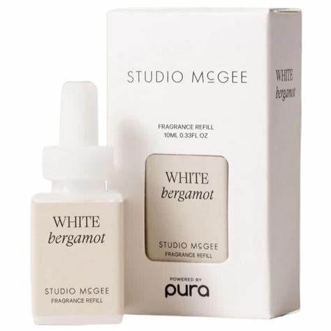 White Bergamot Pura fragrance refill with bergamot, grapefruit blossom, and green vetiver notes.